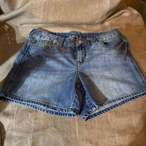 Gap Shorts Size 10